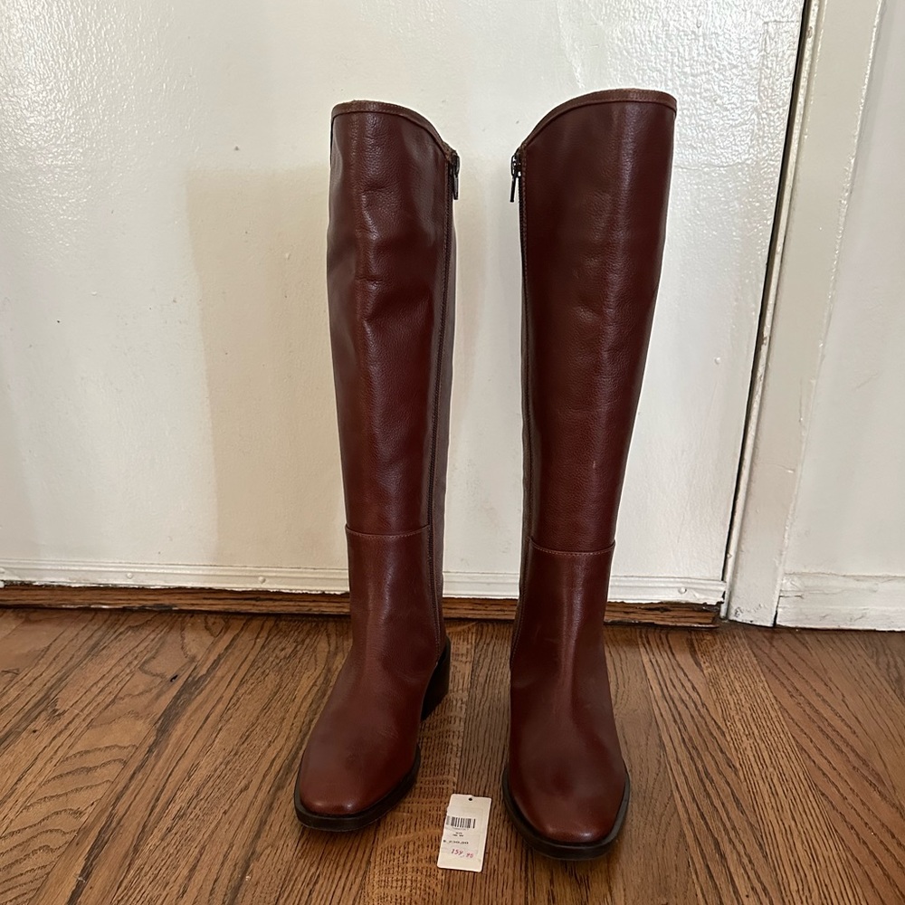 Brown leather riding boots never worn!